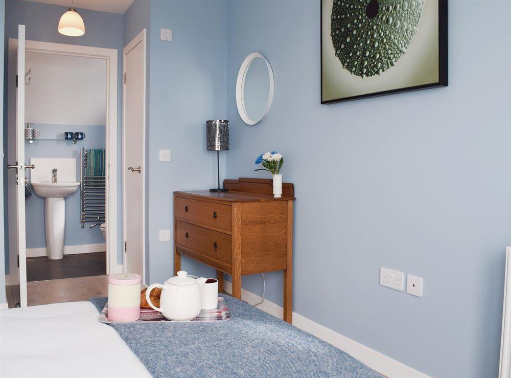 Ideal double bedroom with en-suite at Seaforth View in St Monans, near Anstruther, Fife