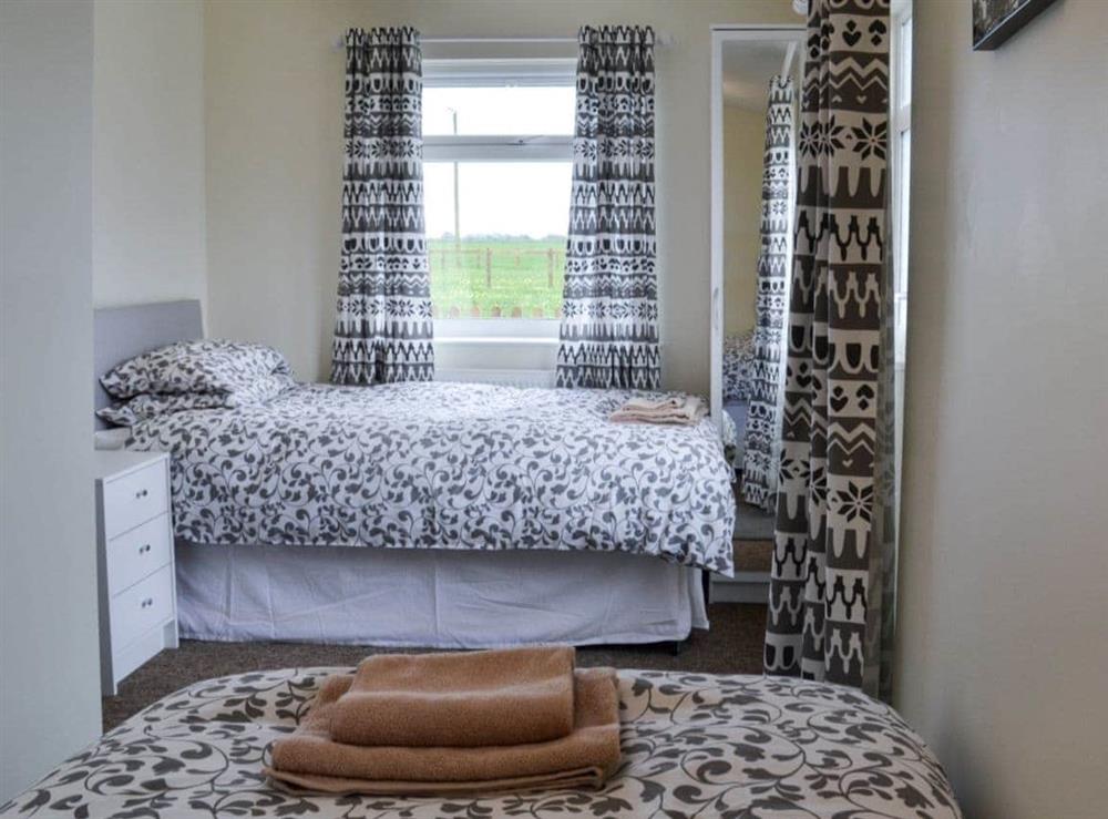 Twin bedroom (photo 2) at Seagrass in Anderby Creek, near Skegness, Lincolnshire