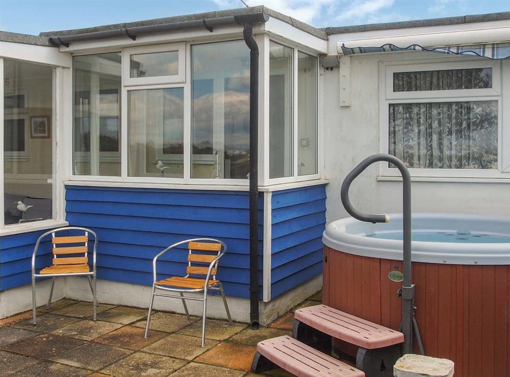 Hot tub at Seagull Cottage in Pagham, near Bognor Regis, West Sussex