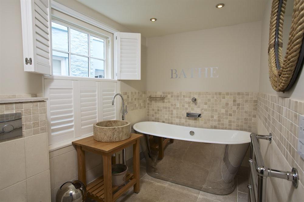 Family bathroom with free standing bath at Seagull Cottage in , Salcombe