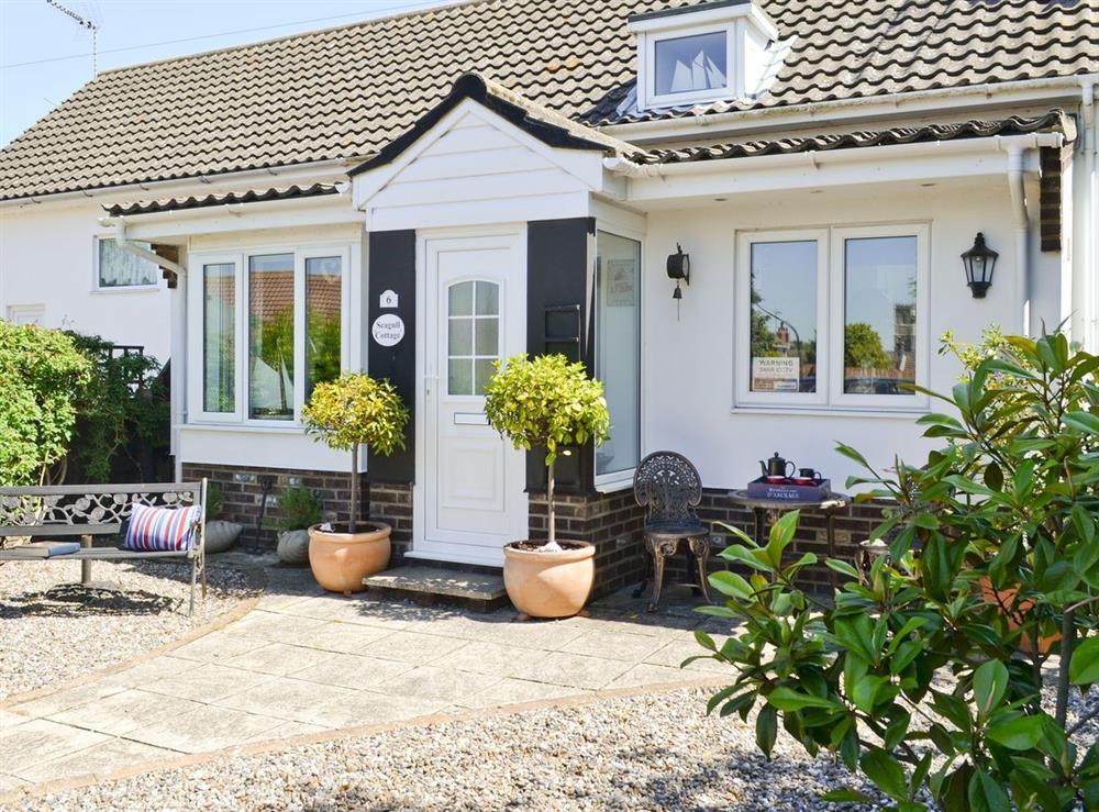 Photos of Seagull Cottage WintertononSea, Norfolk