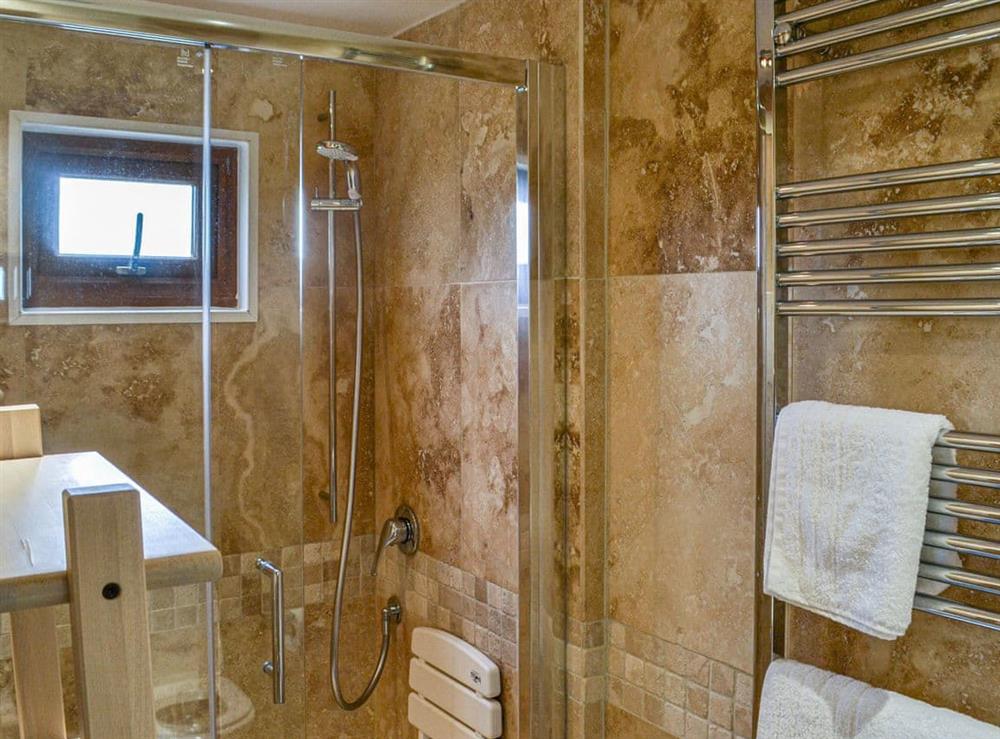 Shower room at Seahorse Chalet in Humberston Fitties, near Grimsby, South Humberside