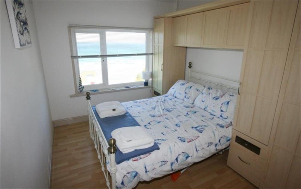 Double bedroom with sea views at Seahorses in Mawgan Porth