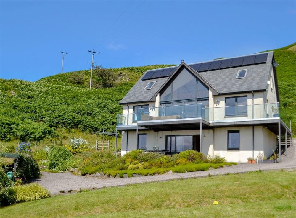 Wonderful holiday home in a great location at Sealladh na Mara in Arduaine, near Oban, Argyll