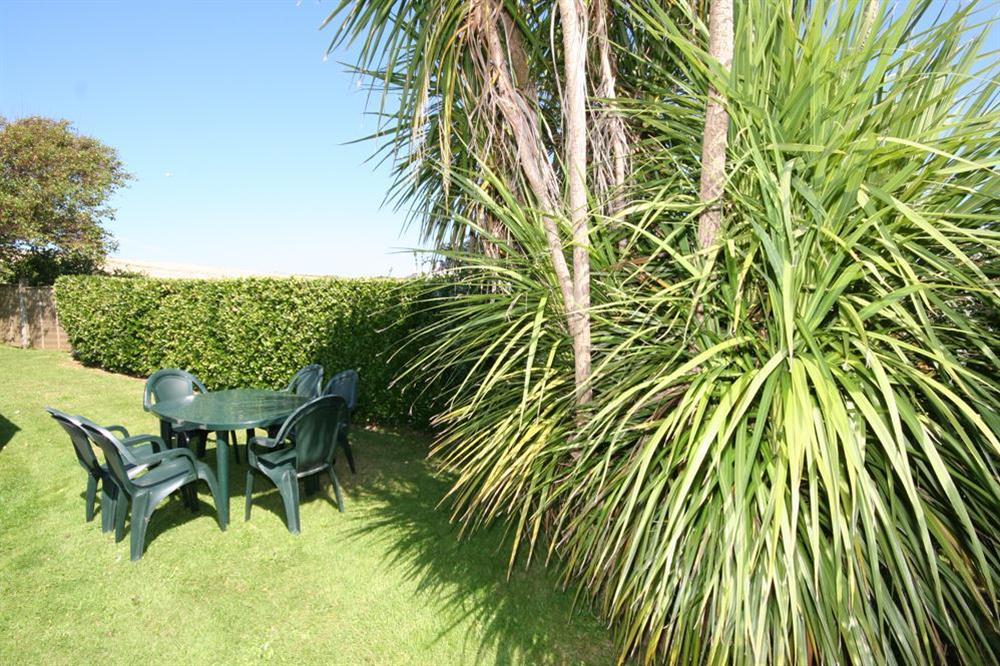 Mature Garden with Garden Furniture at Seascape (Hope Cove) in 23 Weymouth Park, Hope Cove