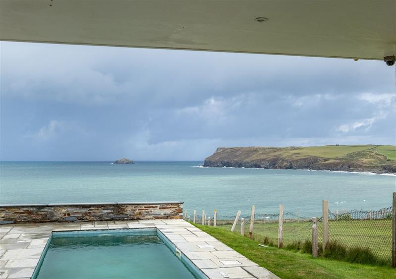 There is a swimming pool at Seascape, Polzeath