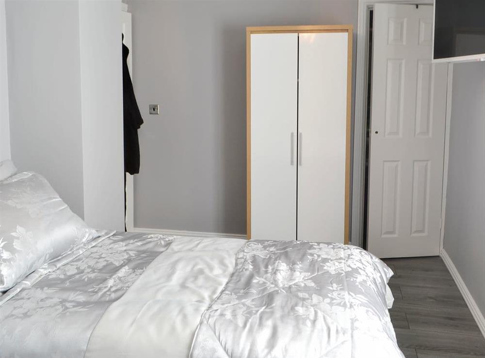 Spacious twin bedroom at Seashells by the Sea in Newbiggin-by-the-Sea, Northumberland