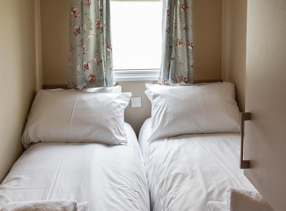 Twin bedroom (photo 2) at Seaside Dreams in California, Norfolk
