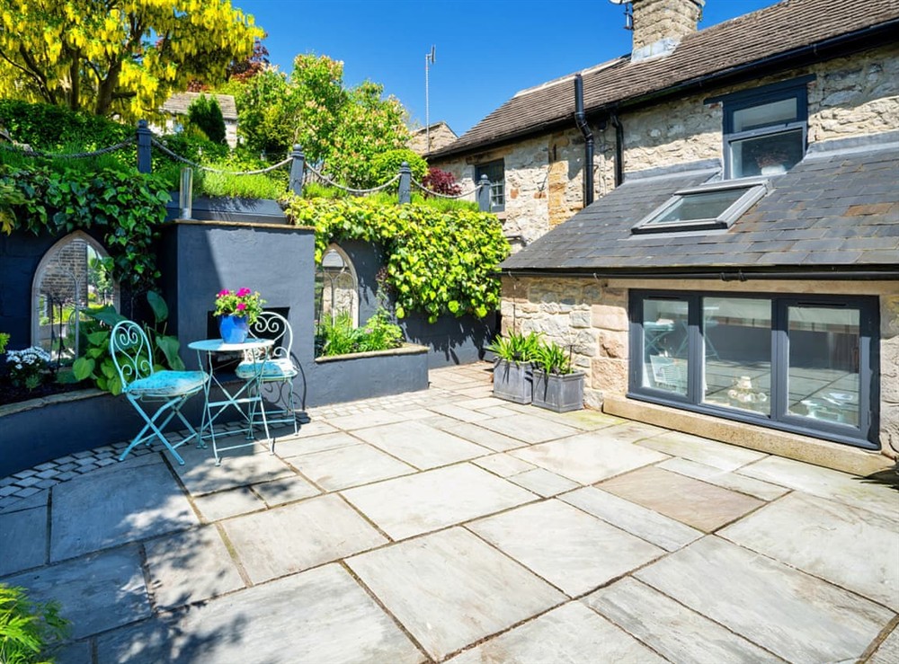Sitting-out-area at Seaside Lodge Retreat in Bakewell, Derbyshire