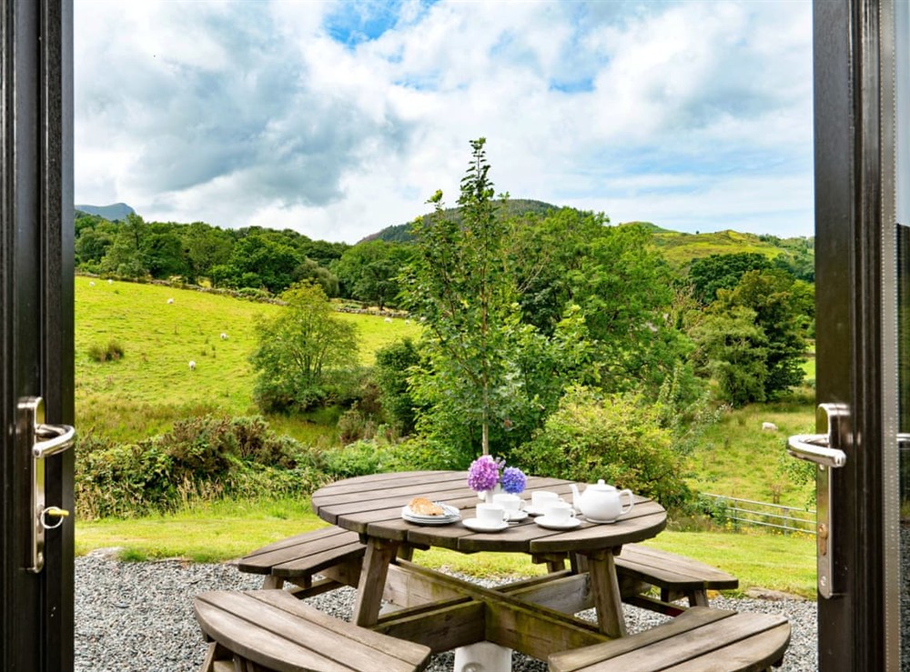 Outdoor eating area at Seaside Nook in Dolgellau and Coed y Brenin Forest Park, Gwynedd
