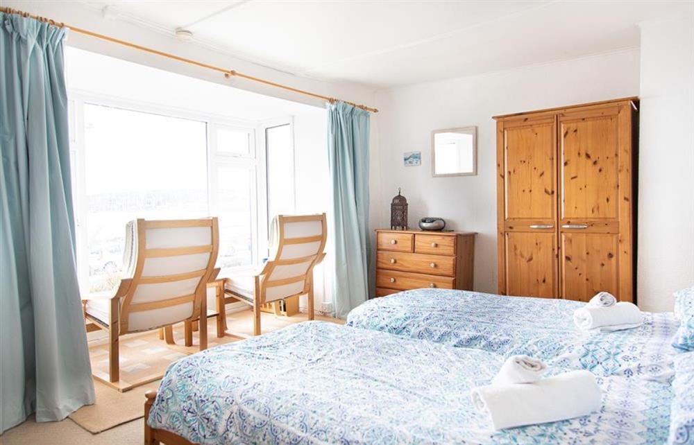 Twin bedroom continued at Seaspray in Penzance