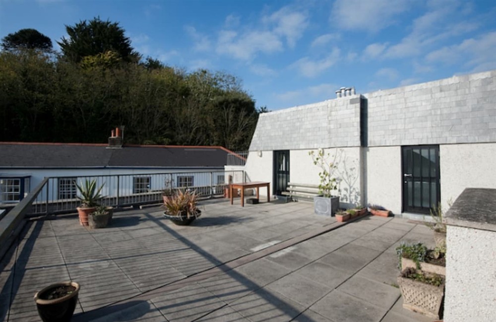 Decking (photo 2) at Seaspray in St Mawes, Cornwall
