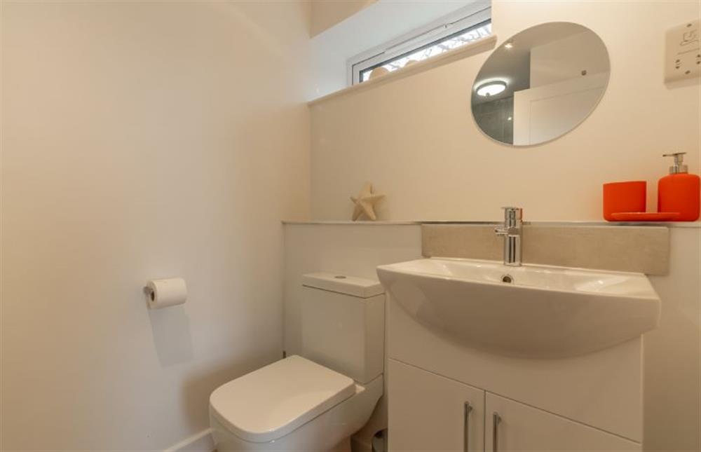 Ground floor: En-suite to bedroom two (photo 2) at Seastiles, Salthouse near Holt