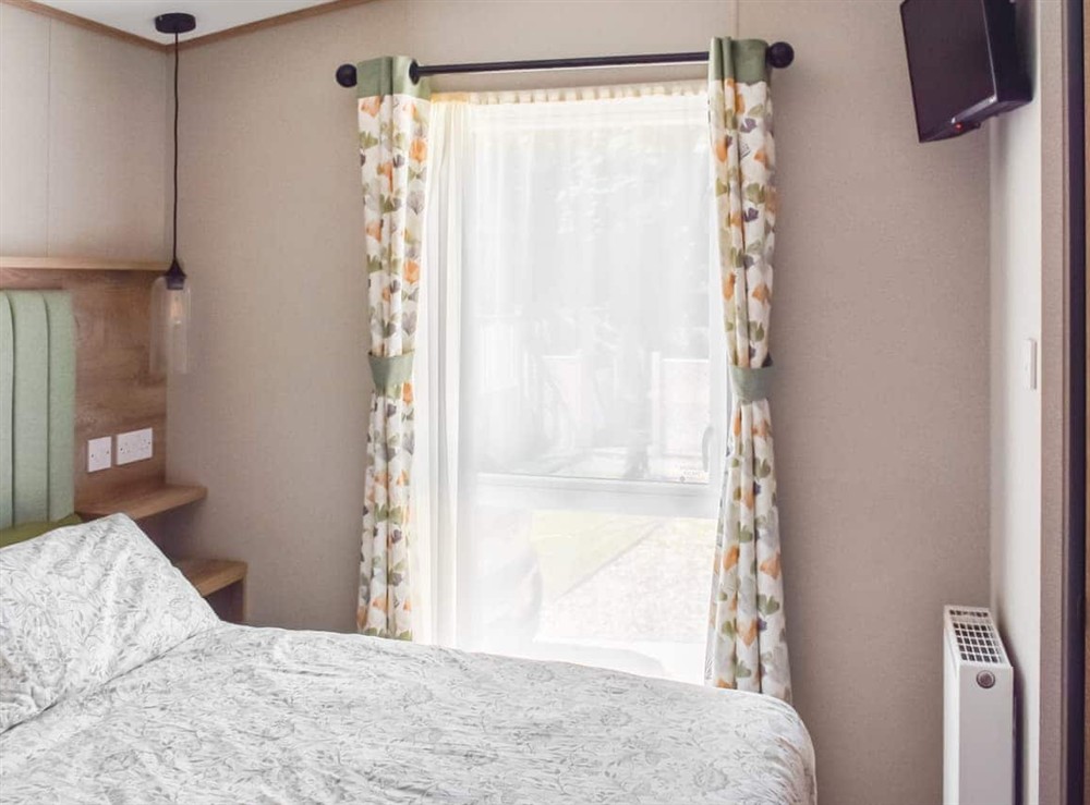 Double bedroom (photo 2) at Seaview One in Corton, Suffolk