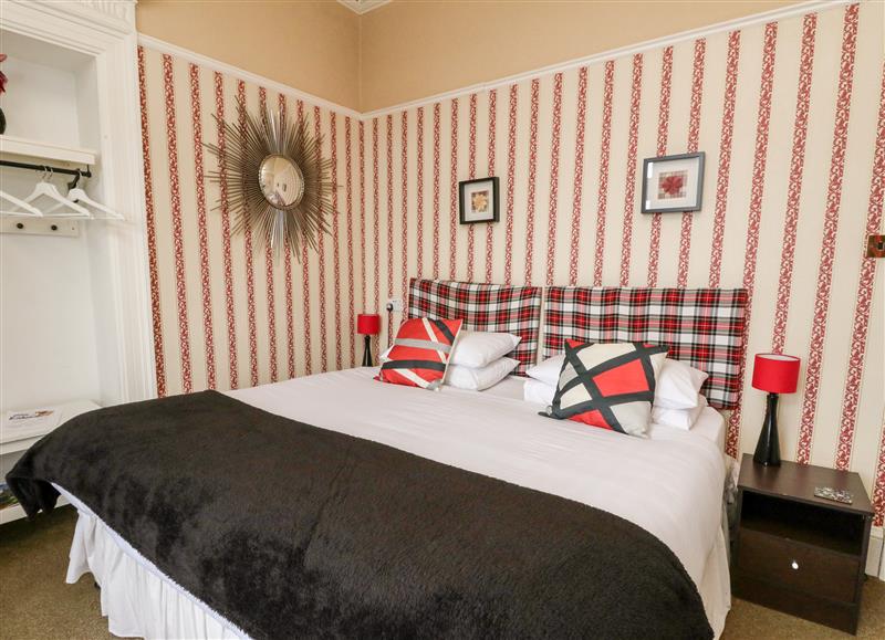 A bedroom in Seaview Wellness Retreat (photo 2) at Seaview Wellness Retreat, Carnoustie