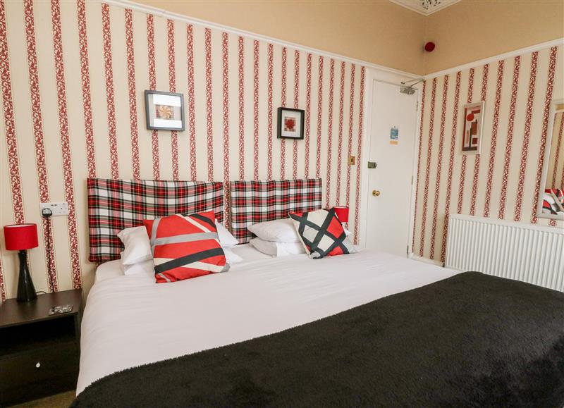 A bedroom in Seaview Wellness Retreat (photo 3) at Seaview Wellness Retreat, Carnoustie