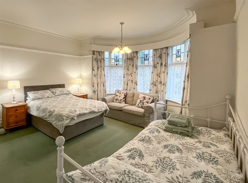 Double bedroom (photo 4) at Seawinds in Colwyn Bay, Clwyd