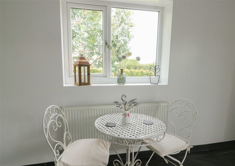Dining room at Seiriol Shepherds hut, Dothan near Rhosneigr