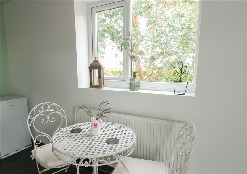 Relax in the living area at Seiriol Shepherds hut, Dothan near Rhosneigr