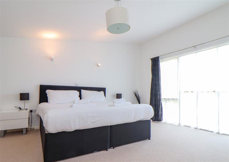 This is a bedroom at Sennen, Mawnan Smith near Penryn