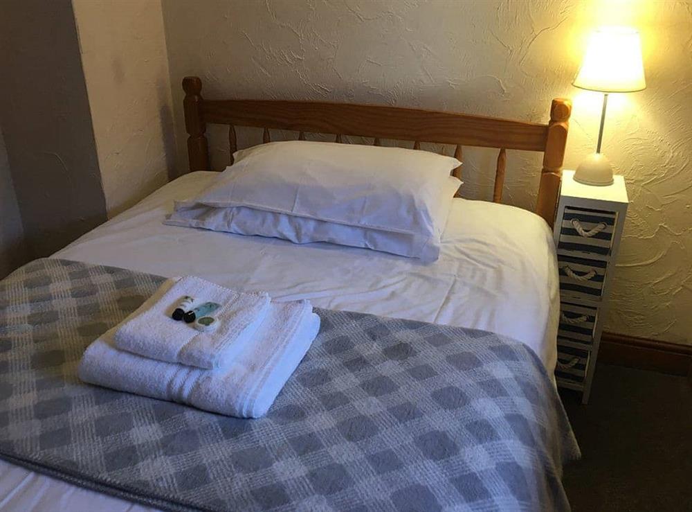 Welcoming double bedroom at Seran Gypsy in Rosedale, near Pickering, North Yorkshire