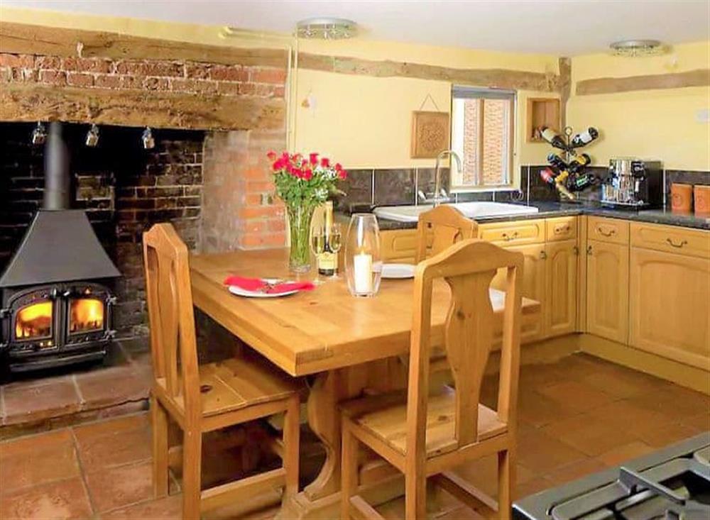 Well equipped kitchen/ dining room at Oak Cottage, 