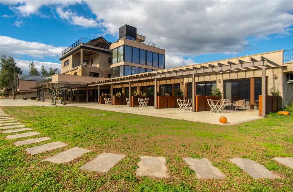 Serra & Court Retreat