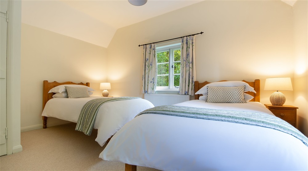 The twin bedroom at Sexton's Lodge in Norwich, Norfolk
