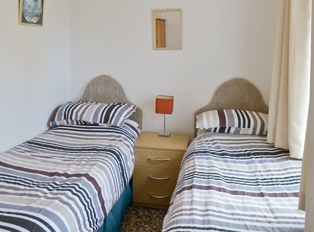 Relaxing twin bedroom at Shafto Cottage in Seahouses, near Bamburgh, Northumberland