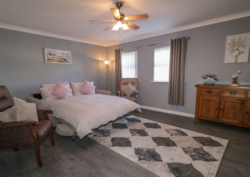 This is a bedroom at Shalom Apartment 100A, Markethill