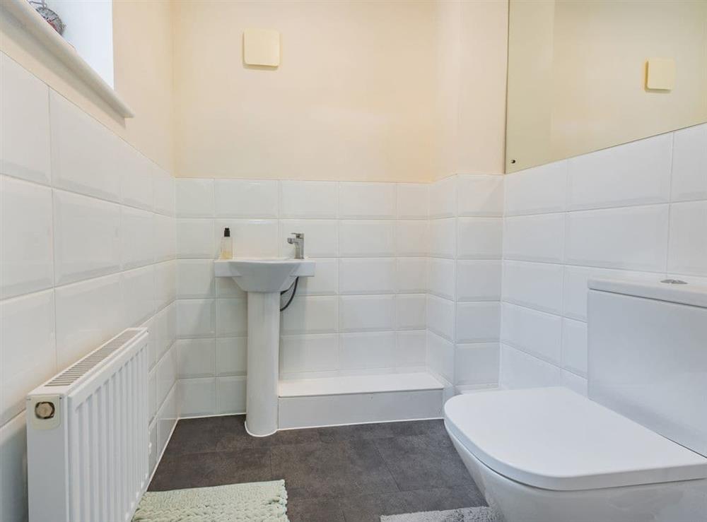 Bathroom (photo 2) at Shammah Place in Kingston Bagpuize, near Abingdon, Oxfordshire