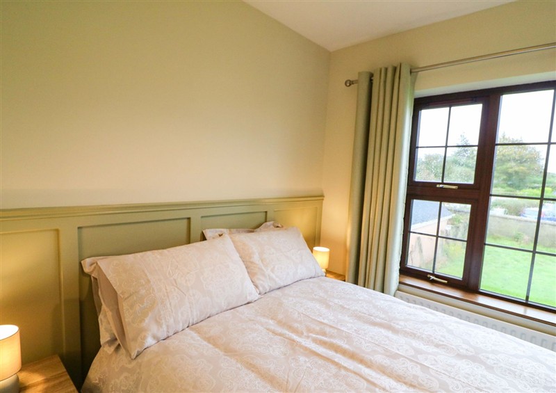 One of the 4 bedrooms (photo 3) at Shamrock House, Killorglin