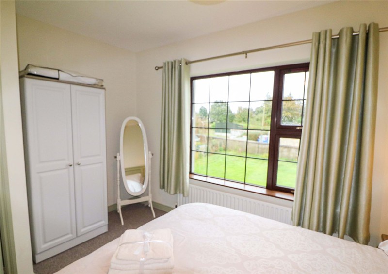 One of the bedrooms (photo 2) at Shamrock House, Killorglin