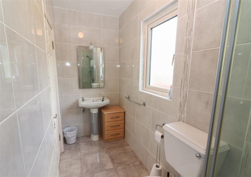 The bathroom at Shannon View, Nenagh