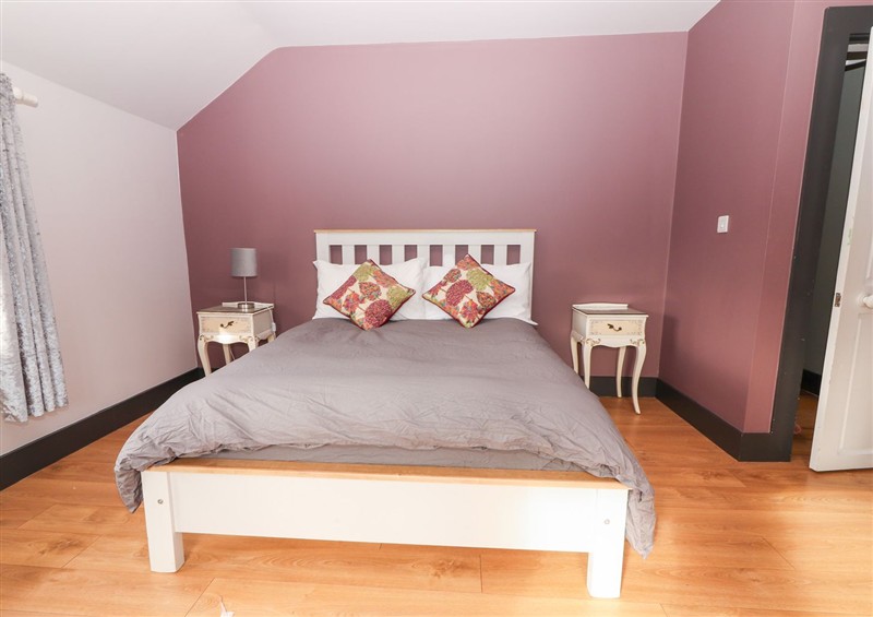 One of the 5 bedrooms (photo 4) at Shanti Gher, Ballylickey