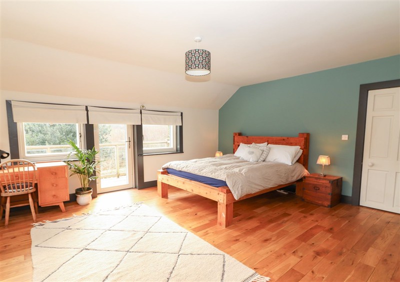 This is a bedroom (photo 5) at Shanti Gher, Ballylickey