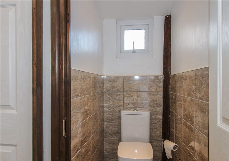 The bathroom (photo 3) at Sharons Shepherd Hut, Knockin