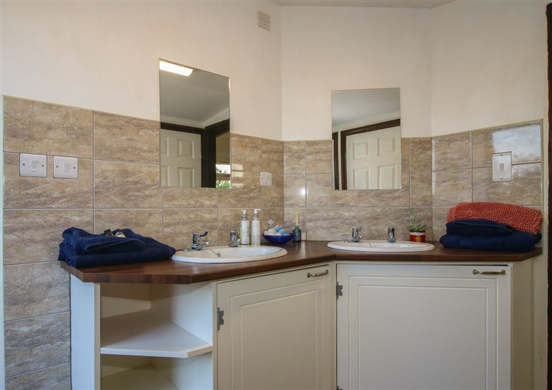 This is the bathroom at Sharons Shepherd Hut, Knockin