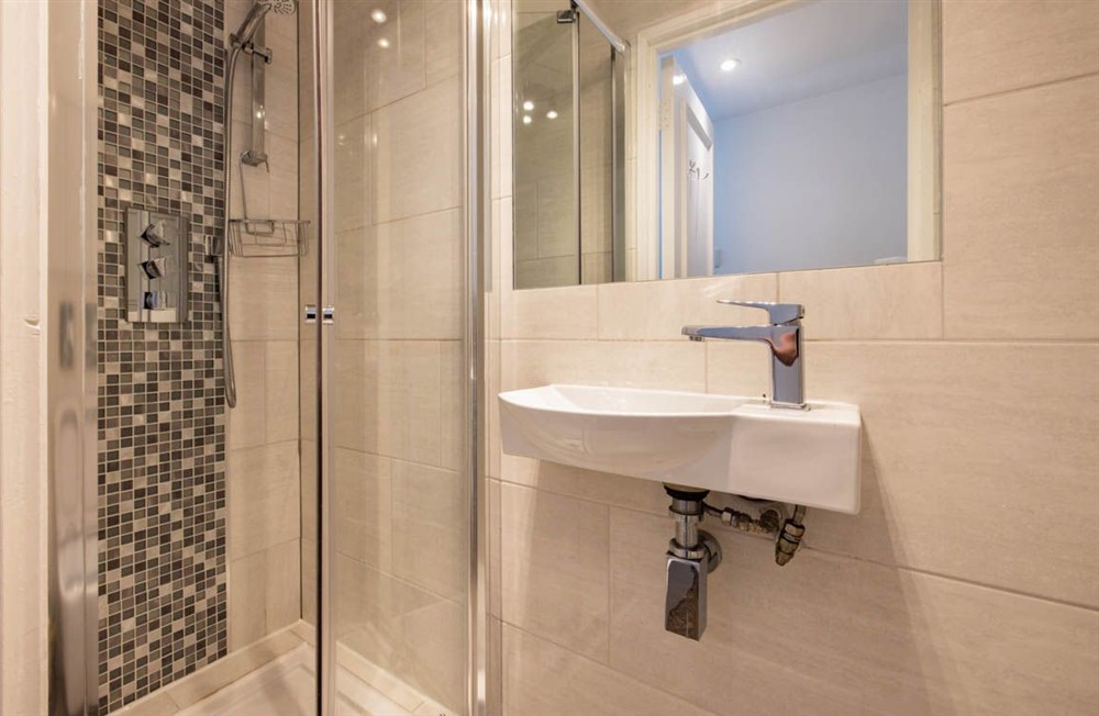 Shaw Apartment (photo 8) at Shaw Apartment in London, London