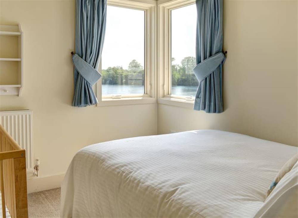Double bedroom (photo 4) at Shearwater Lake House in Cotswold Lakes, Gloucestershire