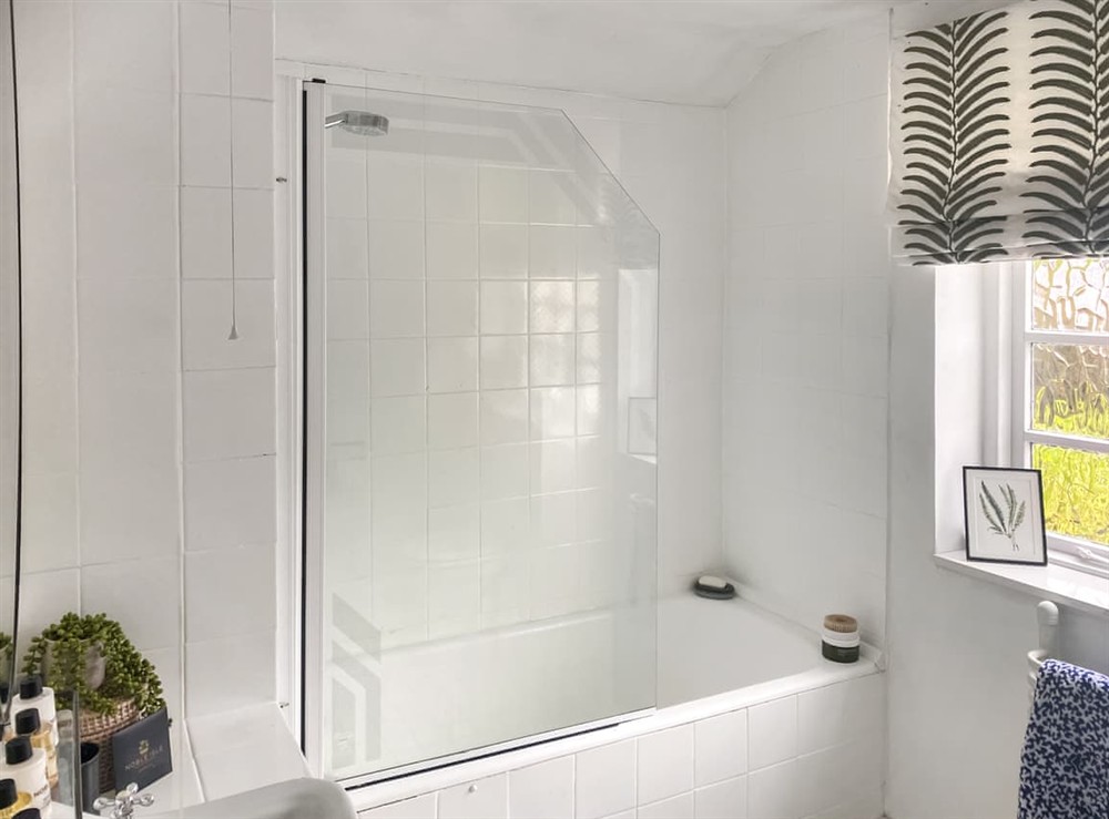 Bathroom at Shearwaters in St Mawes, Cornwall