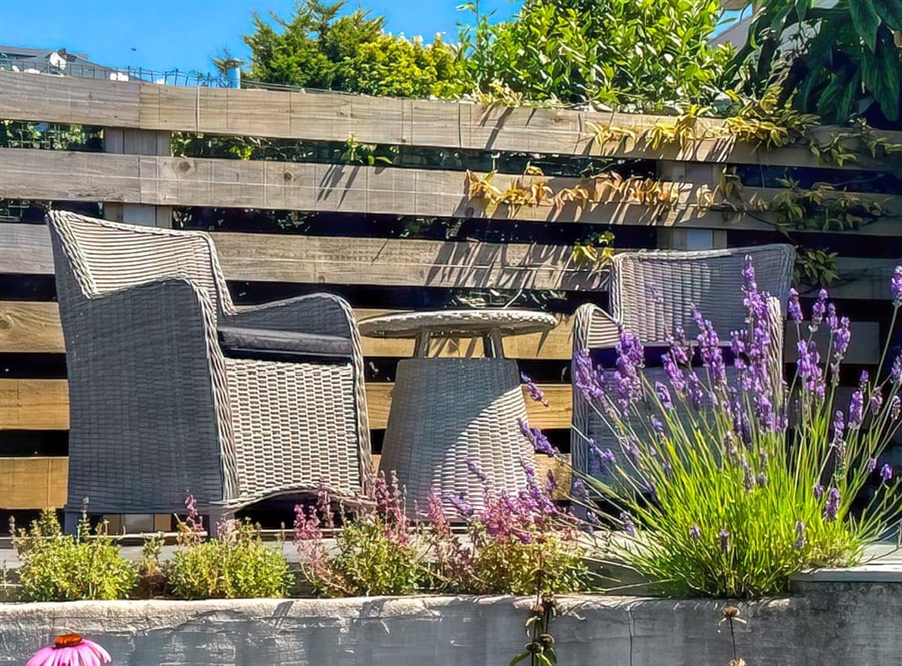 Sitting-out-area (photo 3) at Shearwaters in St Mawes, Cornwall