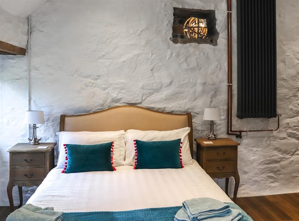 Double bedroom at Shed Chwiad in Rhiw, near Aberdaron, Gwynedd