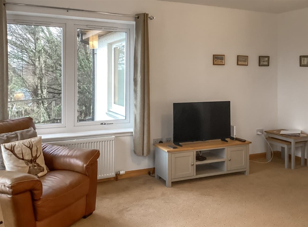 Living area at Shedfield Cottage in Drunmnadrochit, Inverness-Shire