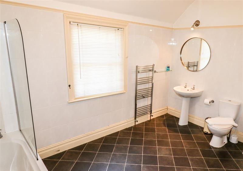 This is the bathroom at Sheen Cottage, Flyingthorpe