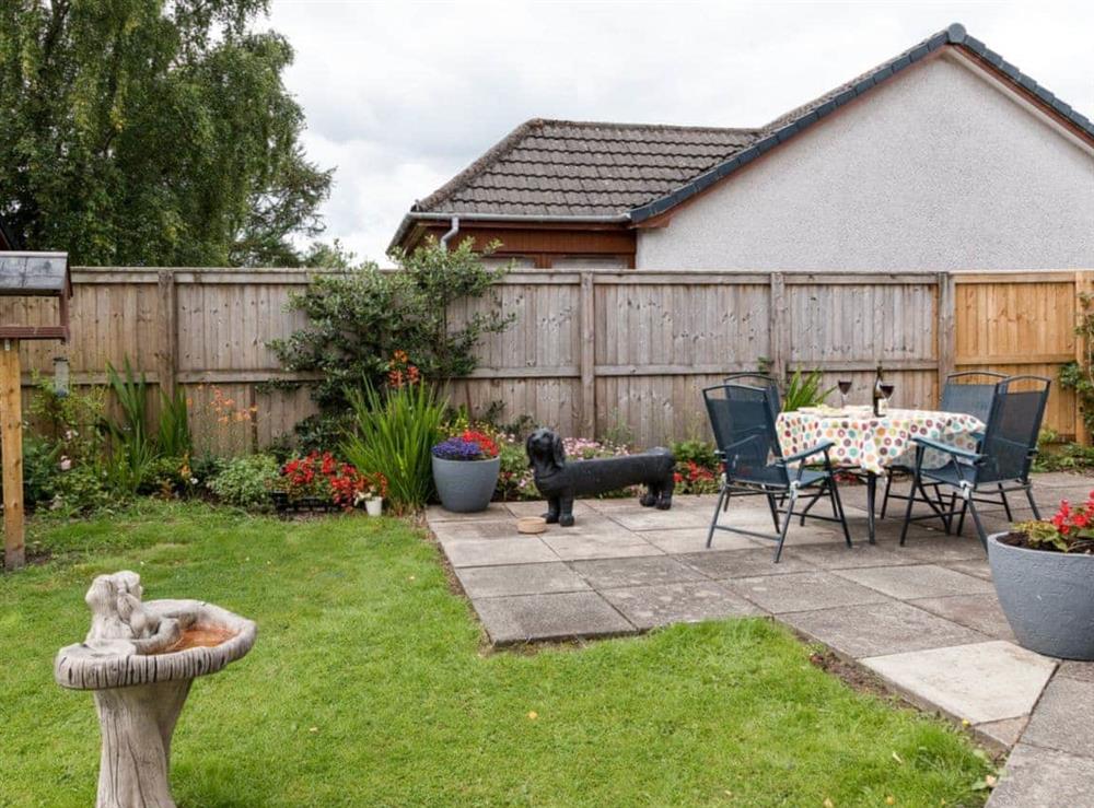 Sitting out area & garden at Sheeoch in Comrie, near Crieff, Perthshire