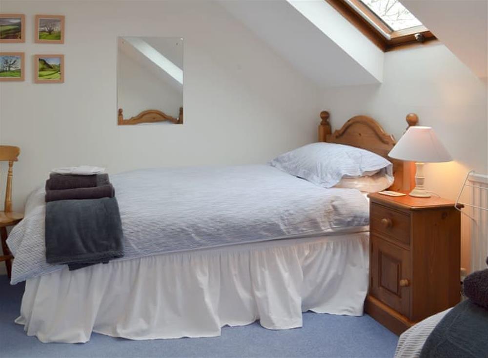 Comfy twin bedroom (photo 2) at Sheldon Barn in Monyash, near Bakewell, Derbyshire