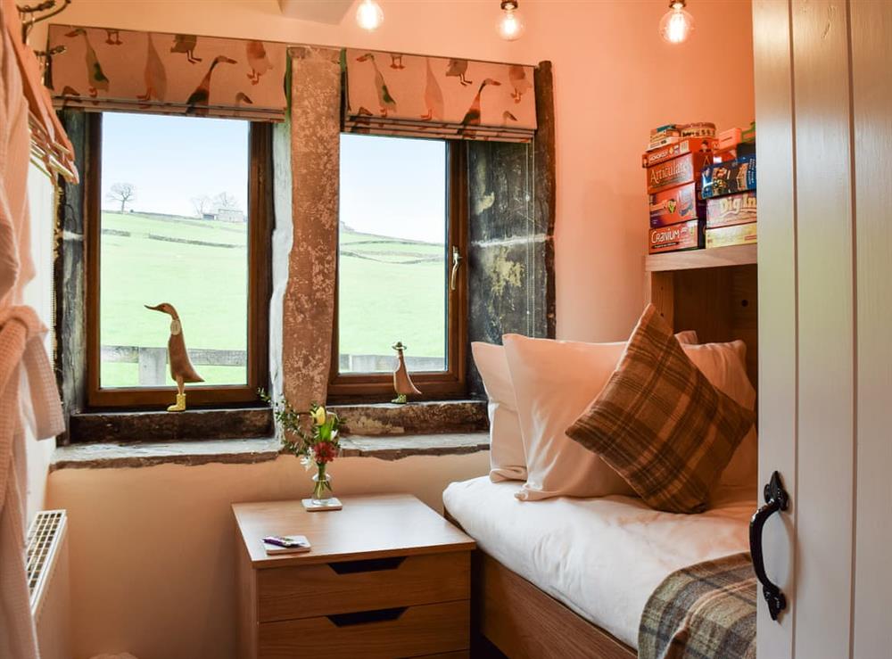Single bedroom at Shelduck Cottage in Holmfirth, West Yorkshire