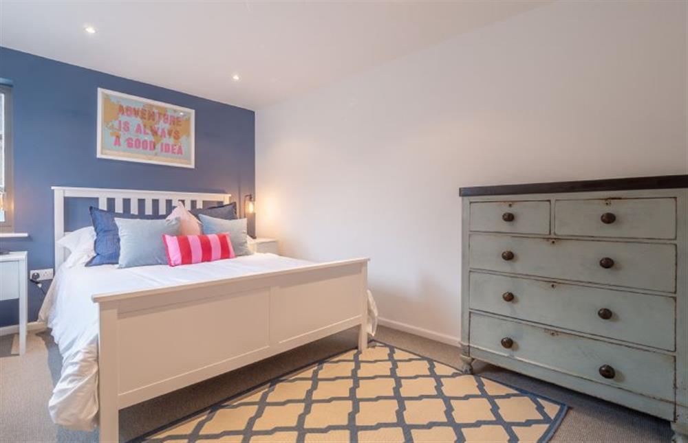 Bedroom four with king-size bed at Shellseekers, Aldeburgh