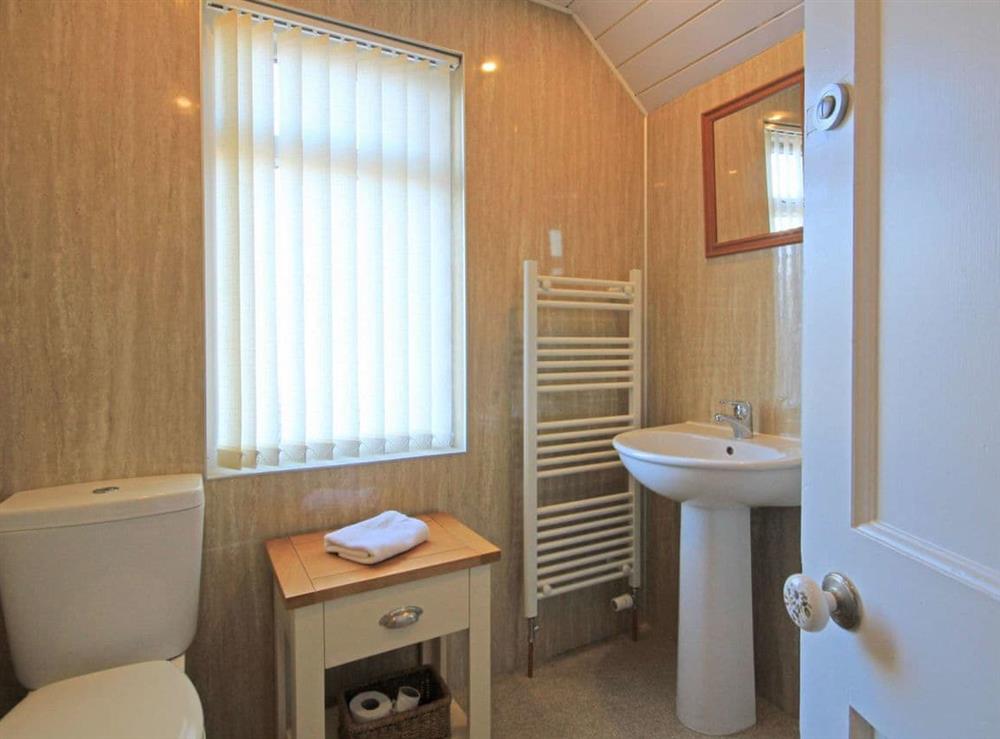 Shower room at Sheneval Apartment in Inverness, Inverness-Shire